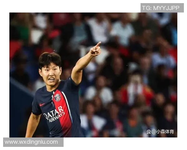 韩国足球明星朴智星的传奇人生与职业生涯回顾